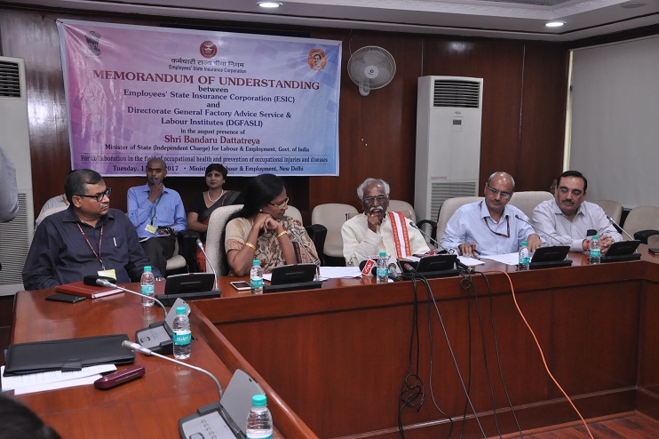 Memorandum of Understanding (MoU) between Employees’ State Insurance Corporation (ESIC) and Directorate General Factory Advice Service & Labour Institutes (DGFASLI) for Collaboration in the Field of Occupational health and Prevention of Occupational Injuries and Diseases Signed .